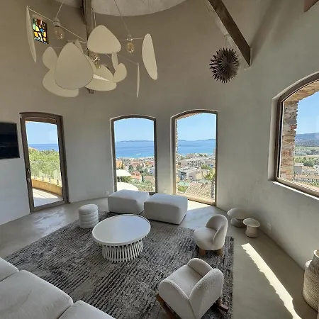 Villa Vue Avec Piscine, Centre à Pieds Le Lavandou