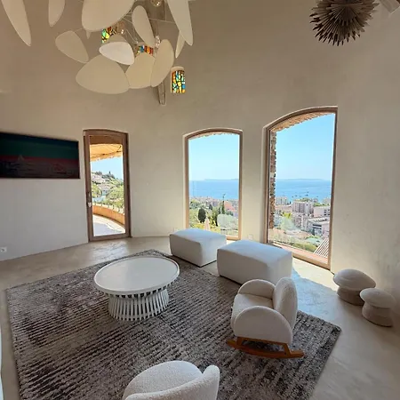 Villa Vue Avec Piscine, Centre à Pieds *