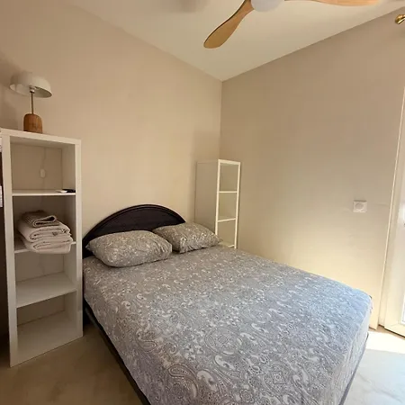 Vue Avec Piscine, Centre à Pieds Villa