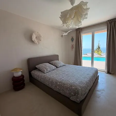 Vue Avec Piscine, Centre à Pieds Villa