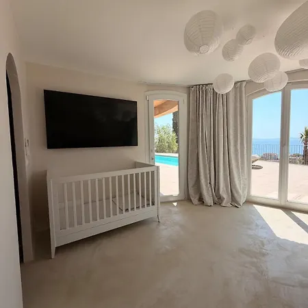 Vue Avec Piscine, Centre à Pieds *